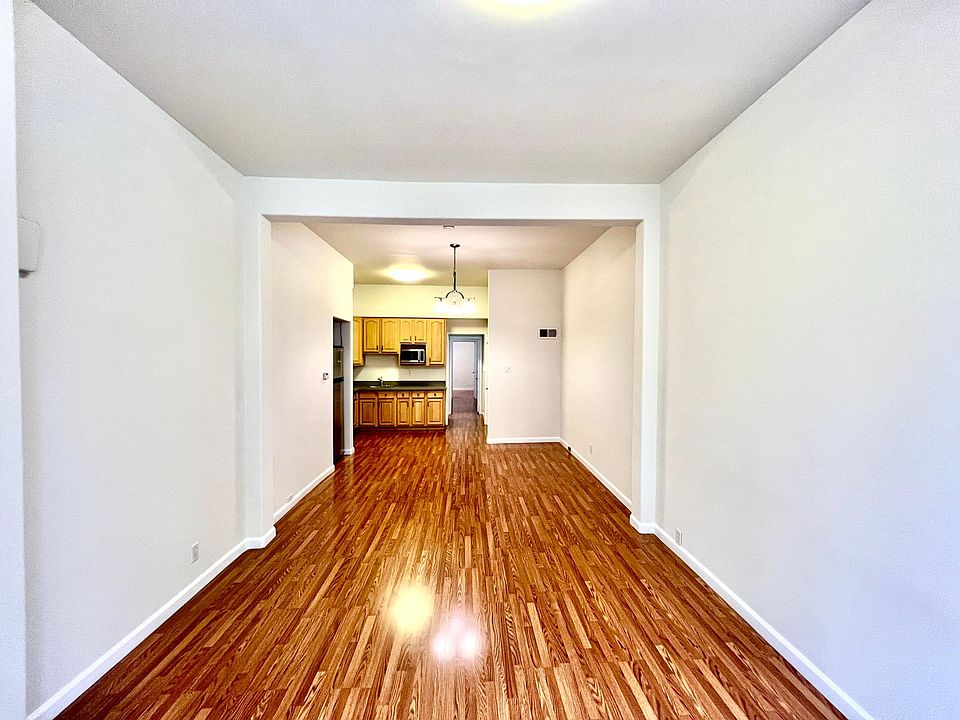 1st image of 42 Varennes St