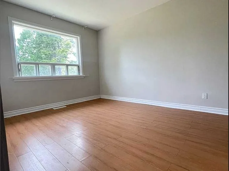 795 Ellesmere Rd — Photo 3