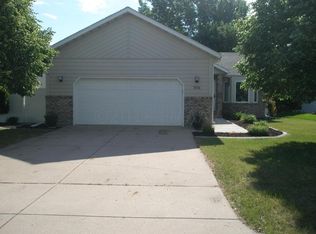 1914 32nd St S, Moorhead, MN 56560