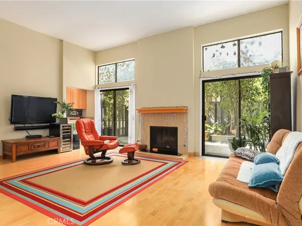 1925 S Beverly Glen Blvd APT 33, Los Angeles, CA 90025