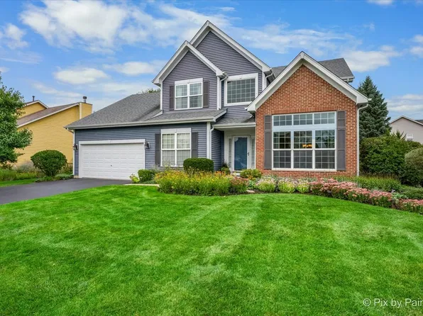 1173 Sandalwood Ln, Crystal Lake, IL 60014