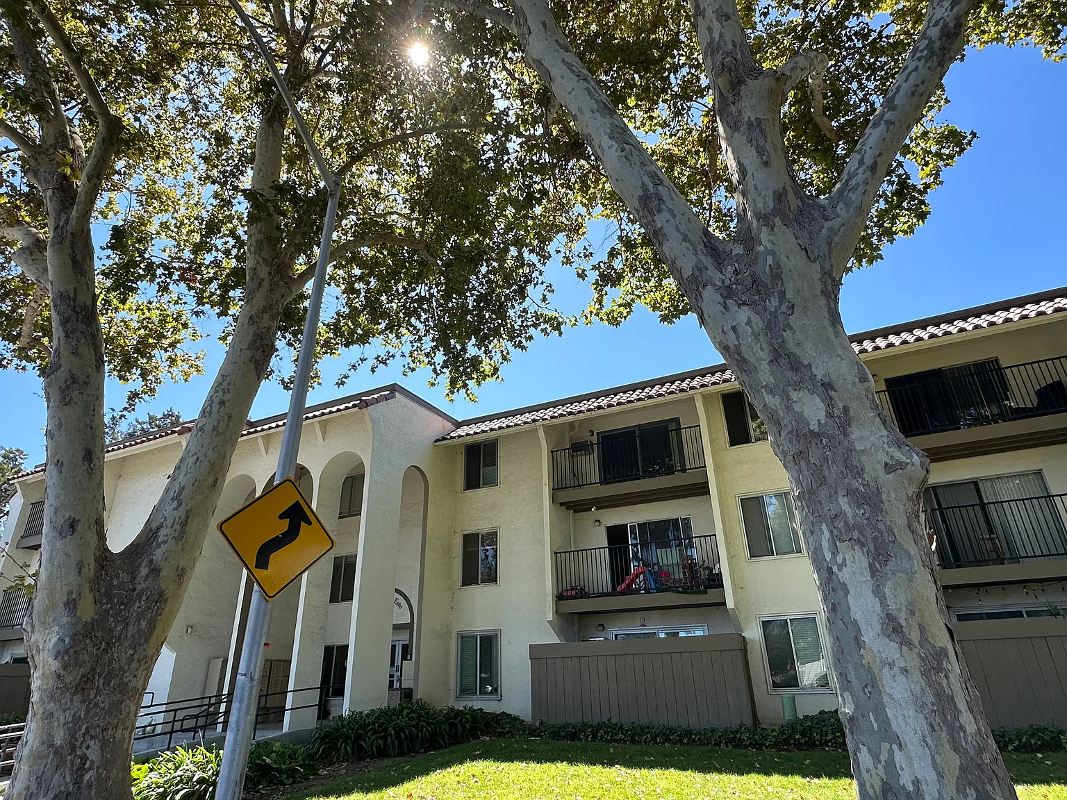 2 bed, 1030 sqft, $3,550 — Photo 1