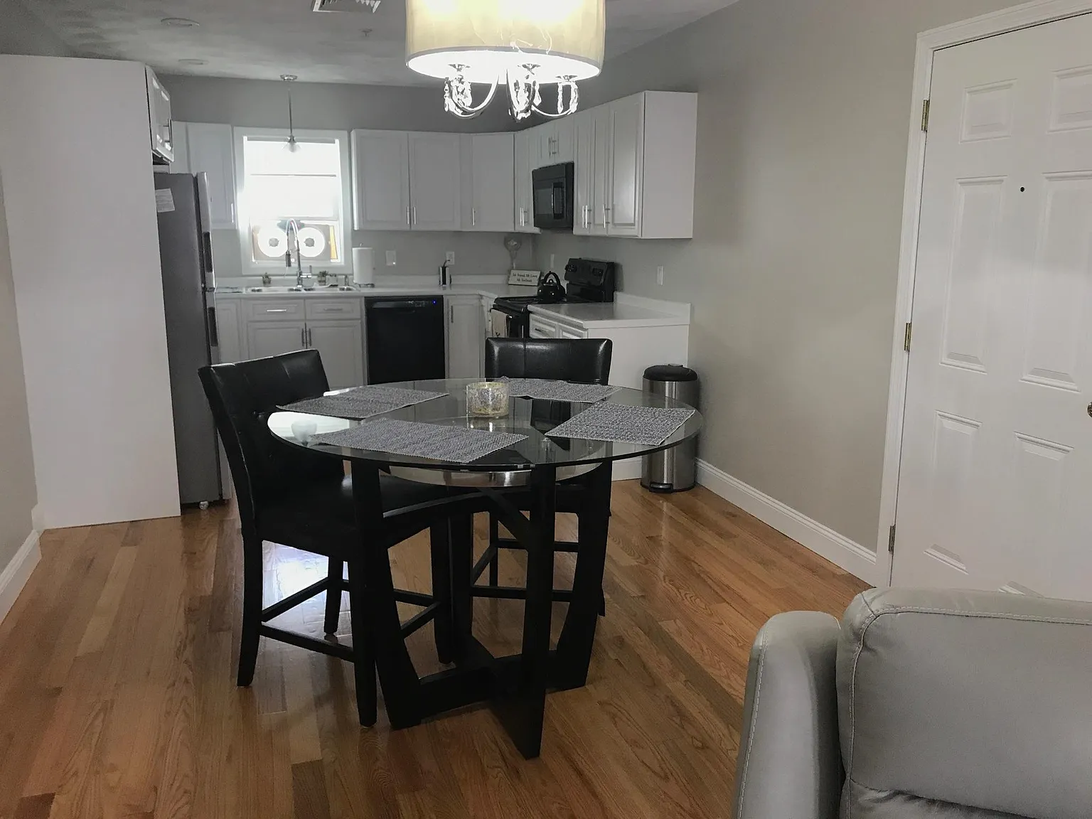 2 bed, 1224 sqft, $2,500 — Photo 2
