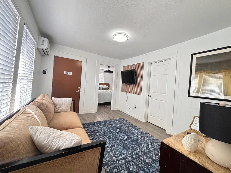 7425 Avenue H — Photo 1