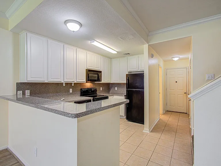 3815 Shire Valley Dr — Photo 8