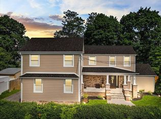 12 James St, Beacon, NY 12508
