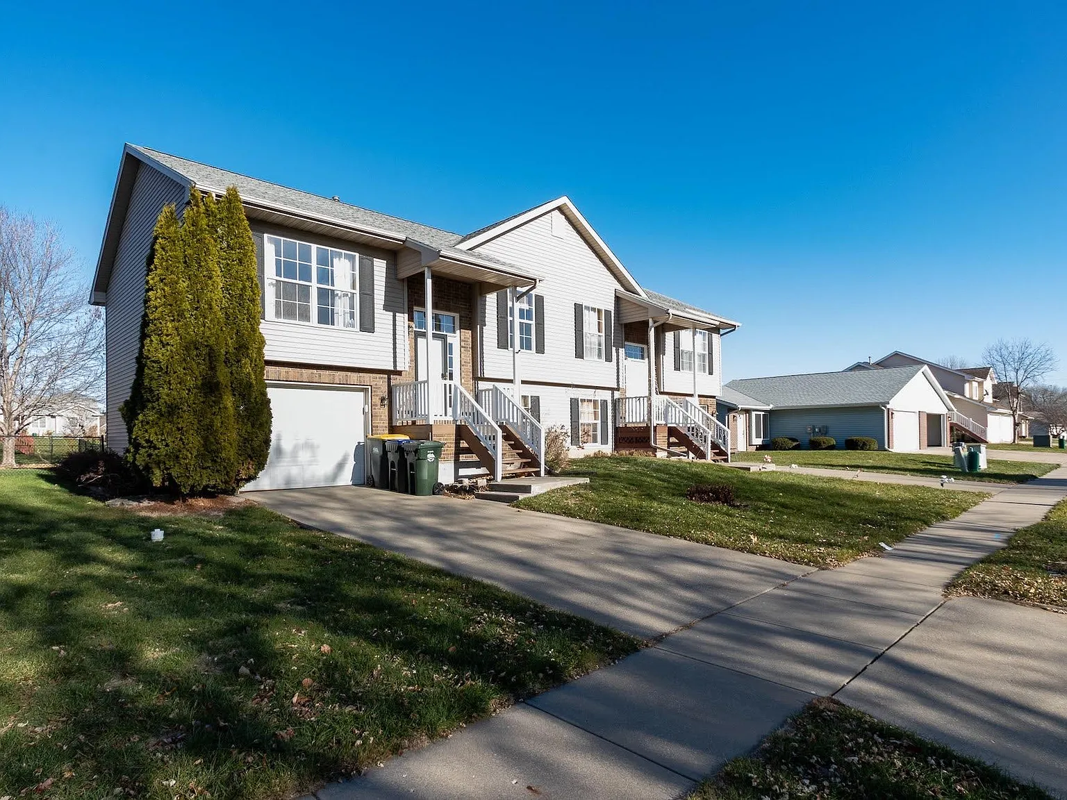 3364 S Jamie Ln — Photo 2