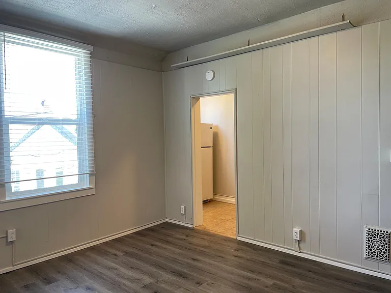 815 N 5th St #204 — Photo 3