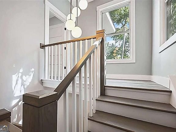 3rd image of 1105 E 38th St #1107