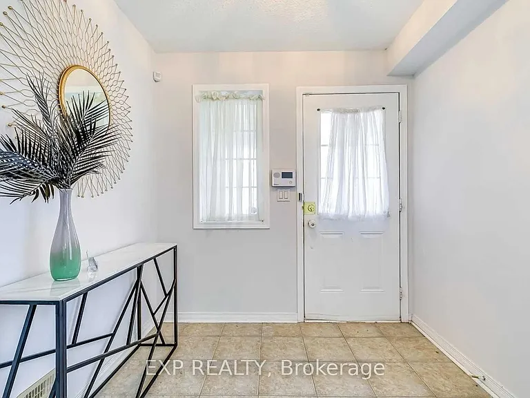 3905 Quiet Creek Dr — Photo 2