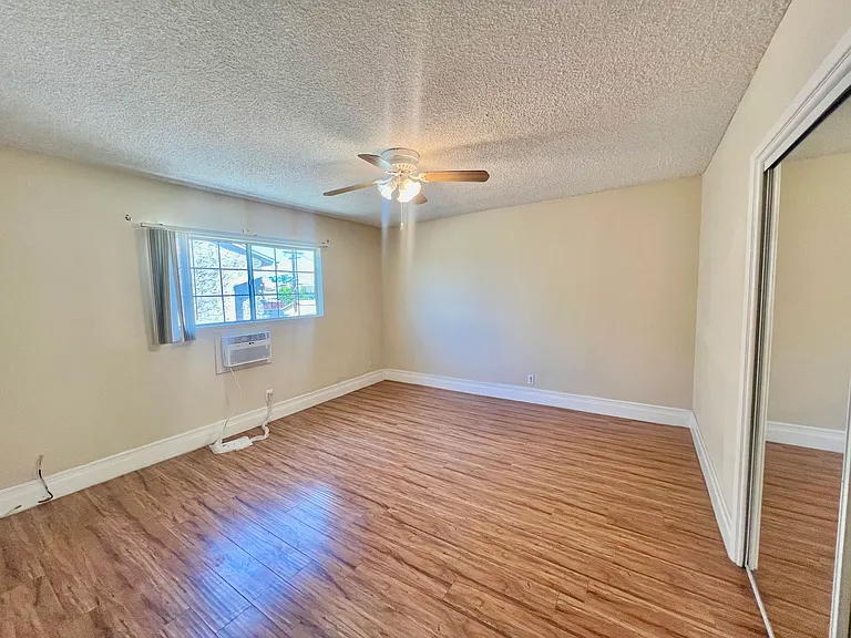 1035 Western Ave #4 — Photo 19