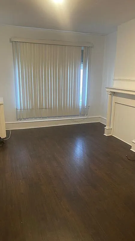 4 bed, 1.0 bath, $1,400 — Photo 2
