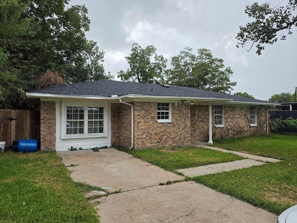 1st image of 13018 Breezeway St