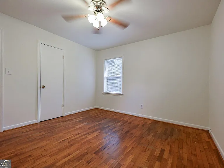 105 Whitehead Ter E — Photo 8