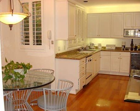 Eat-in Kitchen