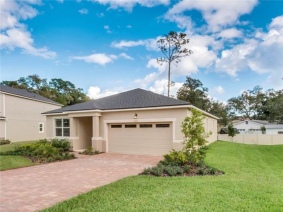 2nd image of 2221 Regency Park Dr