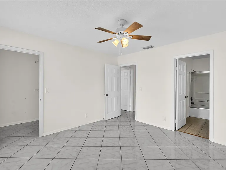 815 W Boynton Beach Blvd #16-205 — Photo 42