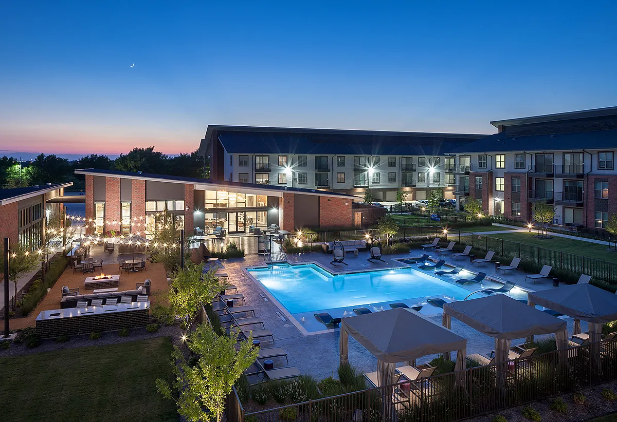 Resort-style Pool with Cabanas - Bexley Champions Circle