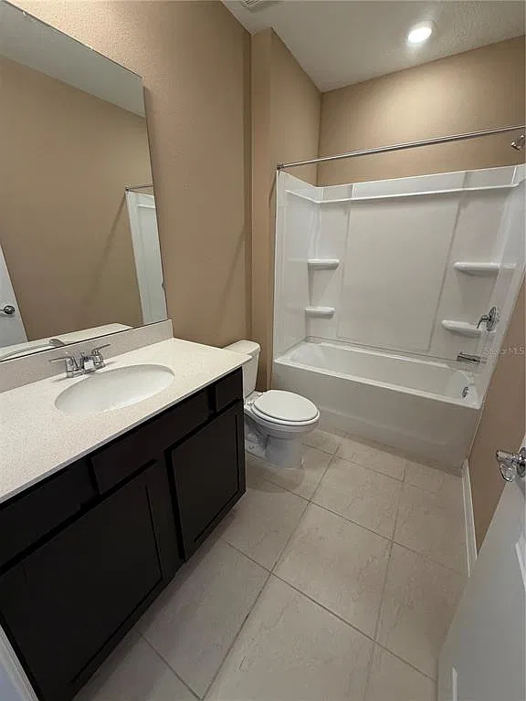 4 bed, 3.0 bath, 2037 sqft, $2,800 — Photo 4
