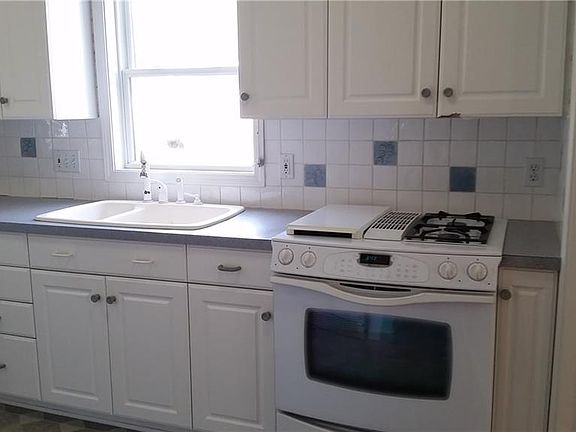 5th image of 216 Avondale Rd