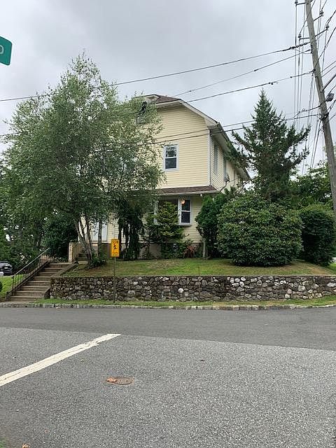 1st image of 148 Veazy St