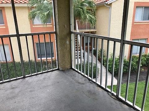 3rd image of 1422 The Pointe Dr