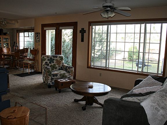 4th image of 3635 Lupine Dr