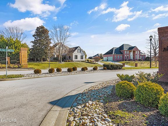 5th image of 646 Kirkwell Dr
