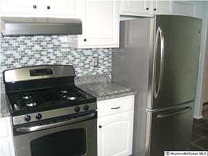 5th image of 42 Nostrand Dr