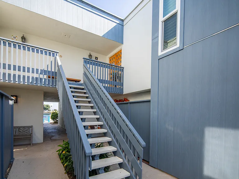 8 Antigua Ct — Photo 4