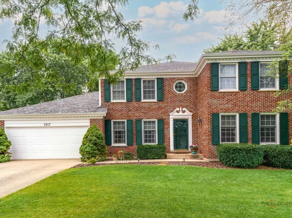 1517 Old Barn Cir, Libertyville, IL 60048