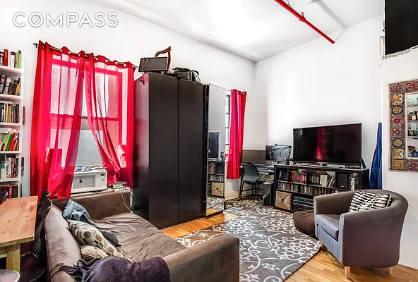 Rented by Compass | media 24