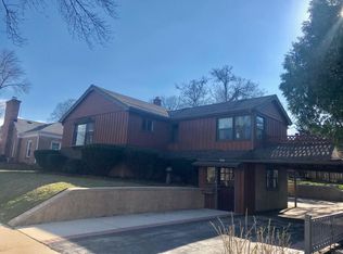 4809 N Larkin St, Whitefish Bay, WI 53217