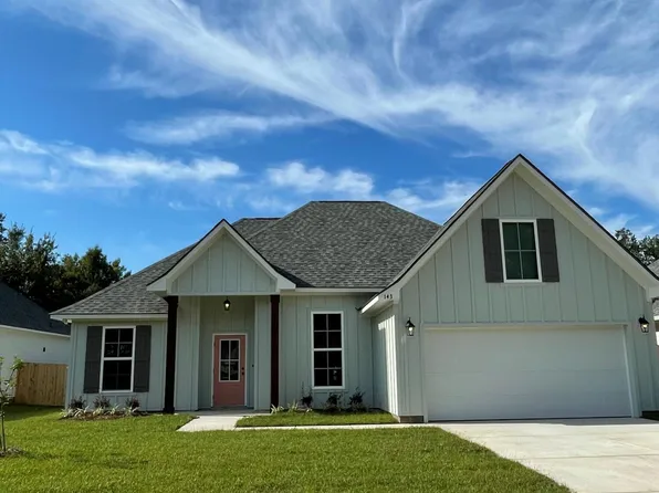 143 Le Moyne St, Bay Saint Louis, MS 39520