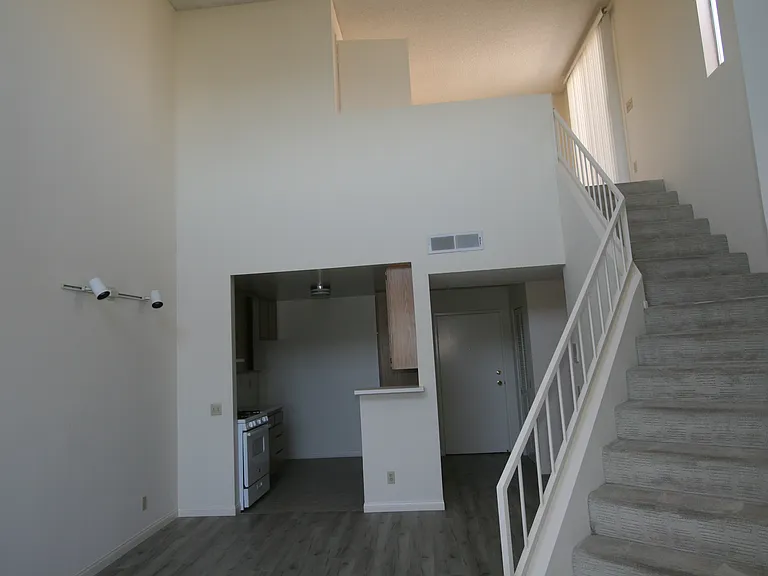 3637 Clarington Ave #213 — Photo 102