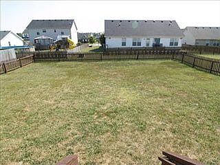 5th image of 412 Worthington Pl