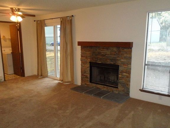 3rd image of 12214 118th Avenue Ct E APT D