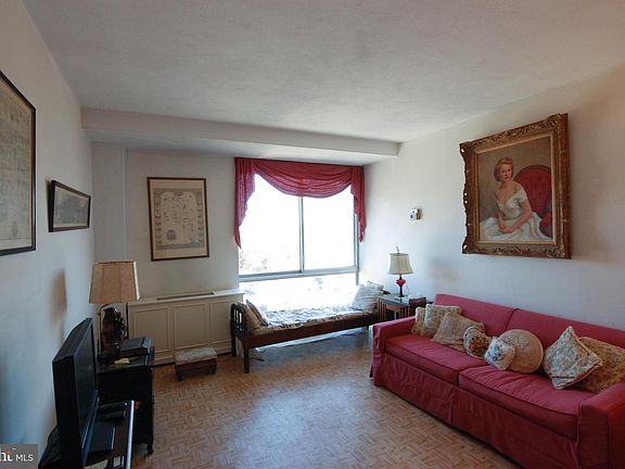5th image of 2401 Pennsylvania Ave APT 1014