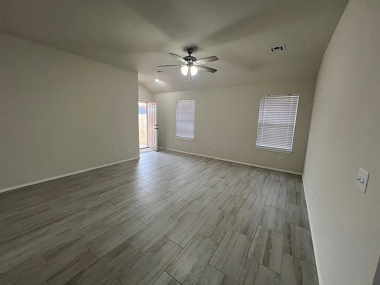 1816 W 23rd Ave — Photo 2