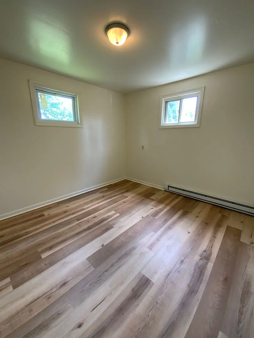 1729-1733 Manor Ridge Drive — Photo 3
