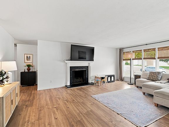 3rd image of 1220 Rose Bower Ave