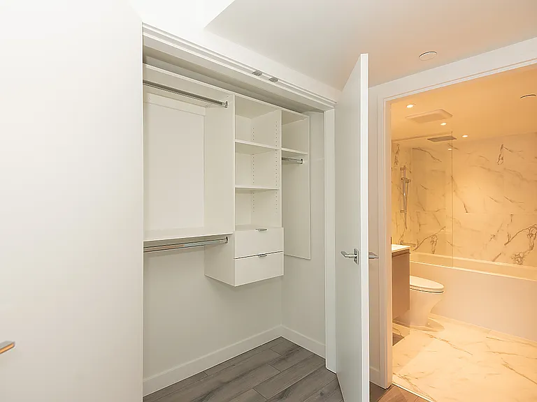 1107 Richards St #313 — Photo 10