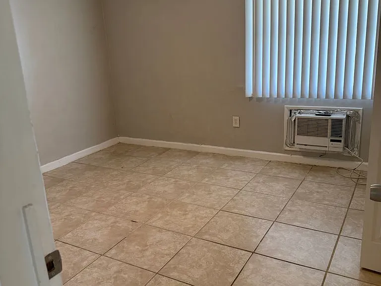 1701 Pasadena Dr — Photo 5