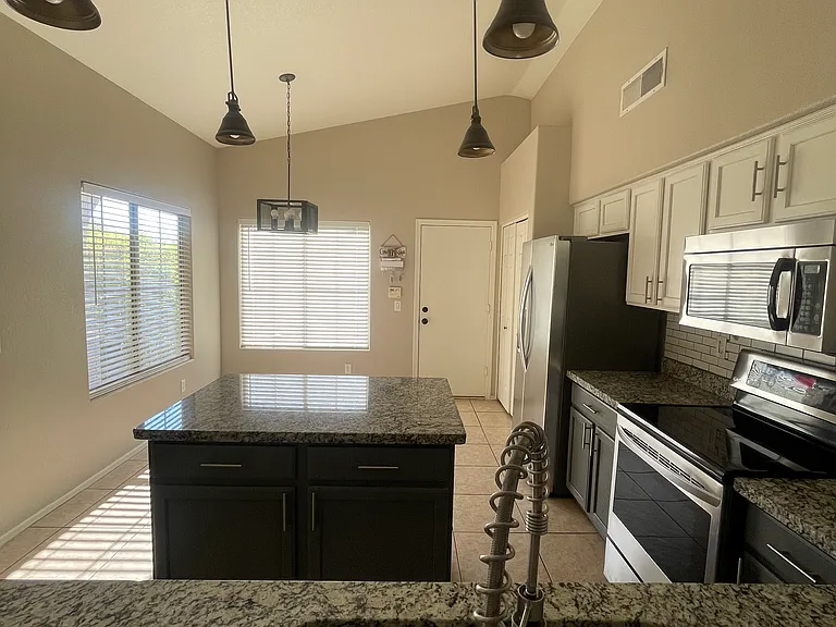 18213 N 147th Dr — Photo 10