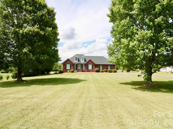 349 Murdock Rd, Troutman, NC 28166