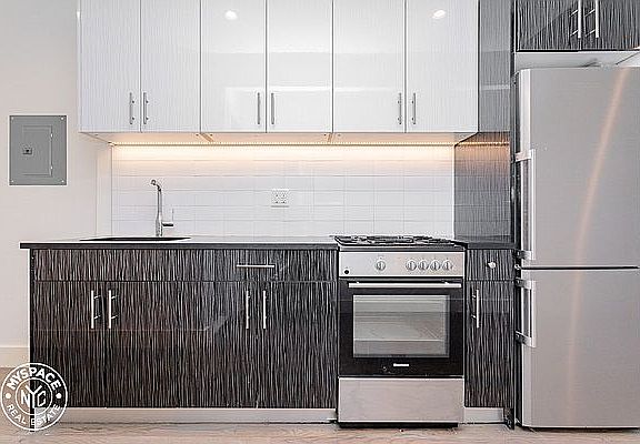 3rd image of 824 Saint Johns Pl #4FF