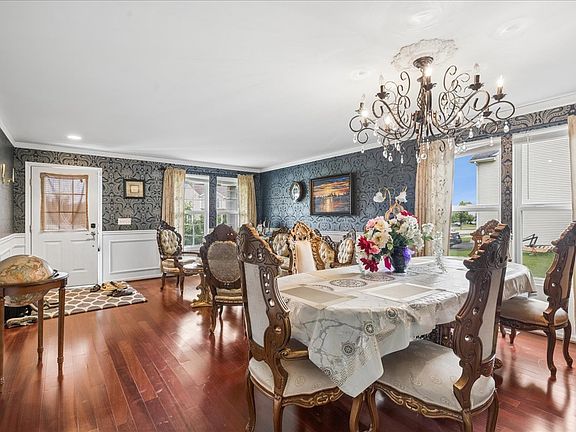 5th image of 4015 Cypress Dr