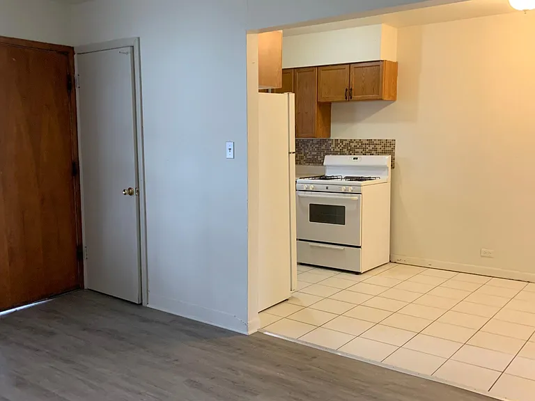 100 Vana Dr #1 — Photo 6