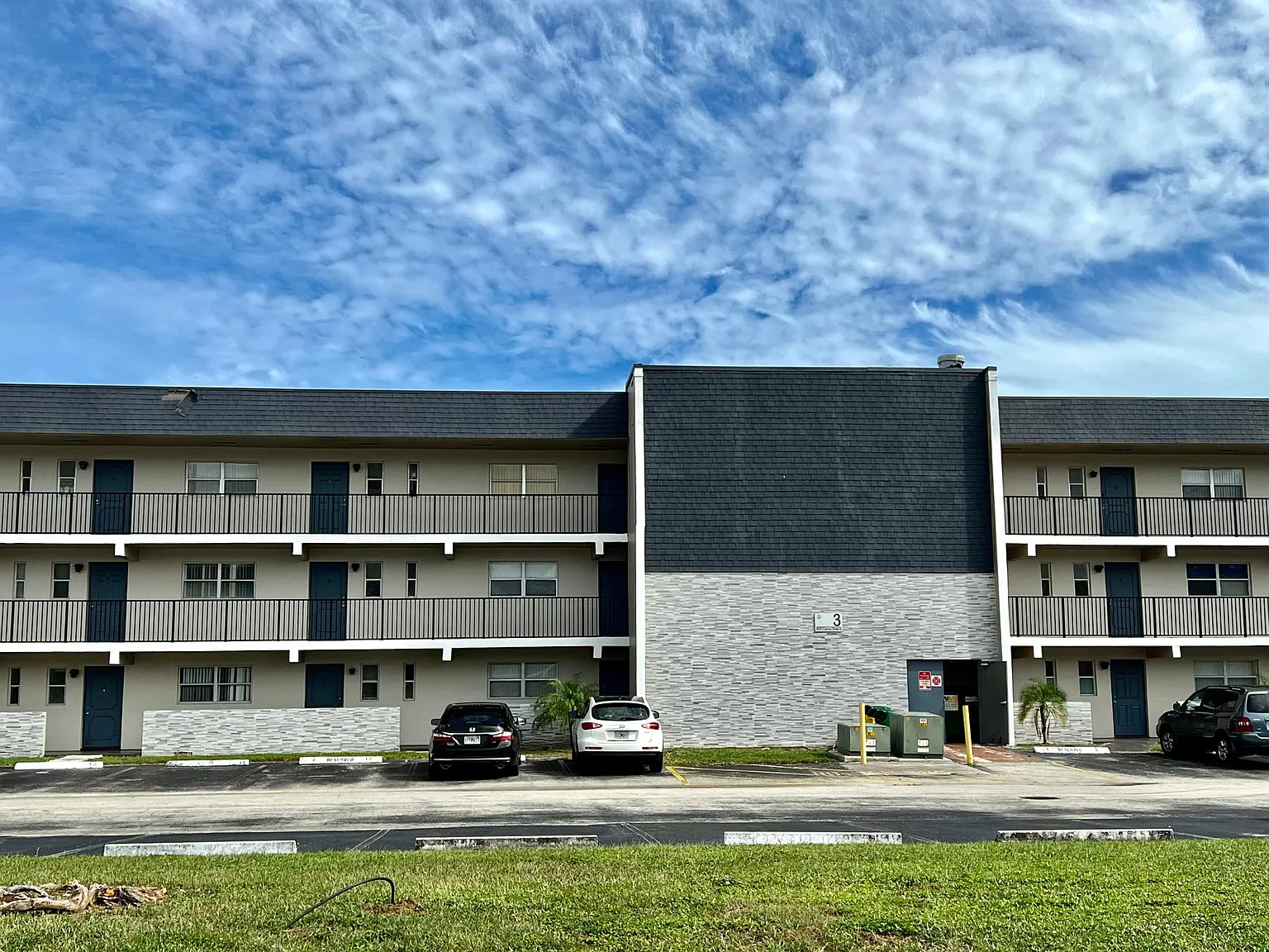 1 bed, 1.5 bath, 750 sqft, $1,750 — Photo 1