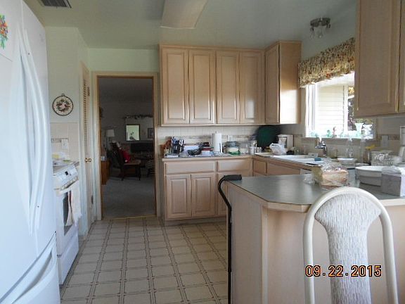 3rd image of 303 Merriam St